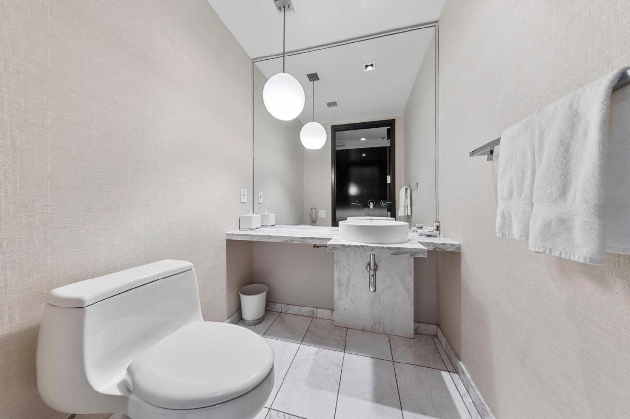 Huge Modern Luxury 17 Floor Panoramic Corner Suite With Open Balcony 라스베이거스 외부 사진