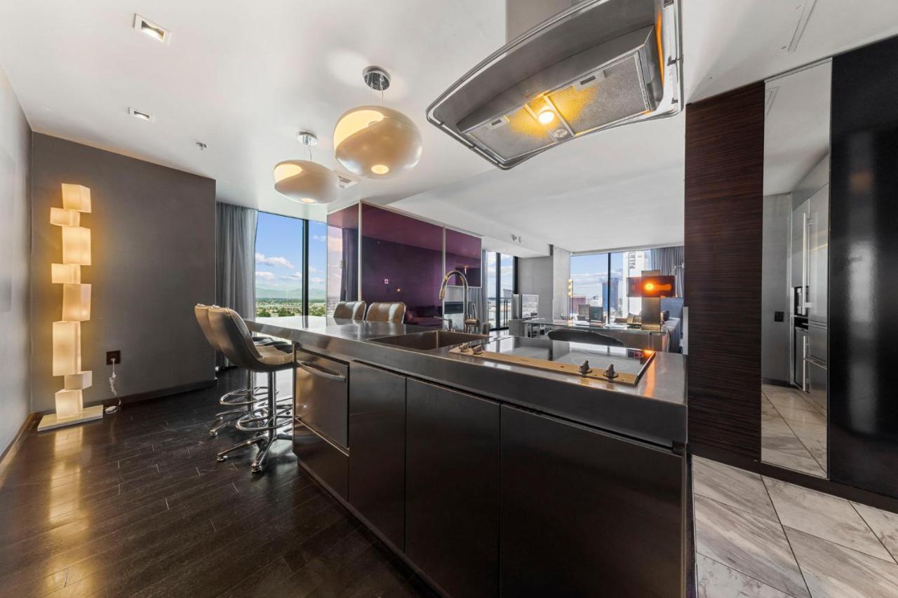 Huge Modern Luxury 17 Floor Panoramic Corner Suite With Open Balcony 라스베이거스 외부 사진