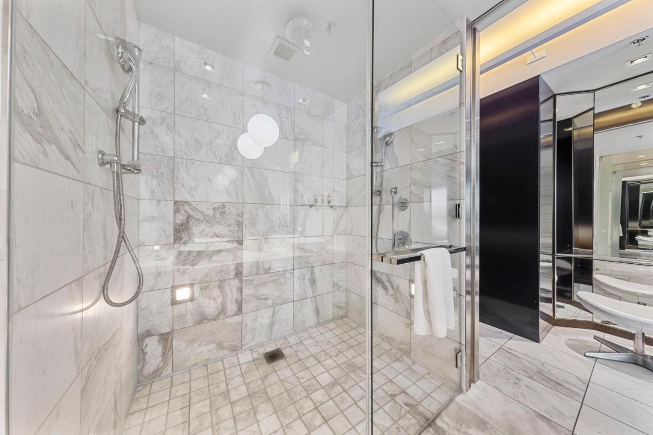Huge Modern Luxury 17 Floor Panoramic Corner Suite With Open Balcony 라스베이거스 외부 사진